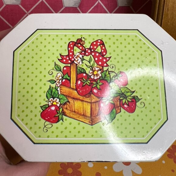 🍓Strawberry Shortcake Canister🍓 - Picture 3 of 4